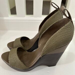 7 For All Mankind Wedge Heels Olive Green SZ 11 US